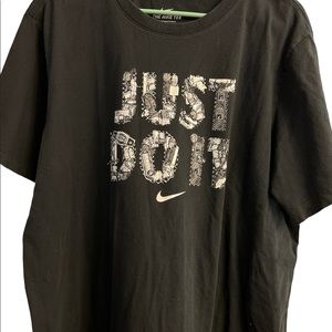 The Nike Tee, Sz. XL , Black, Graphic, Good condition Basketball